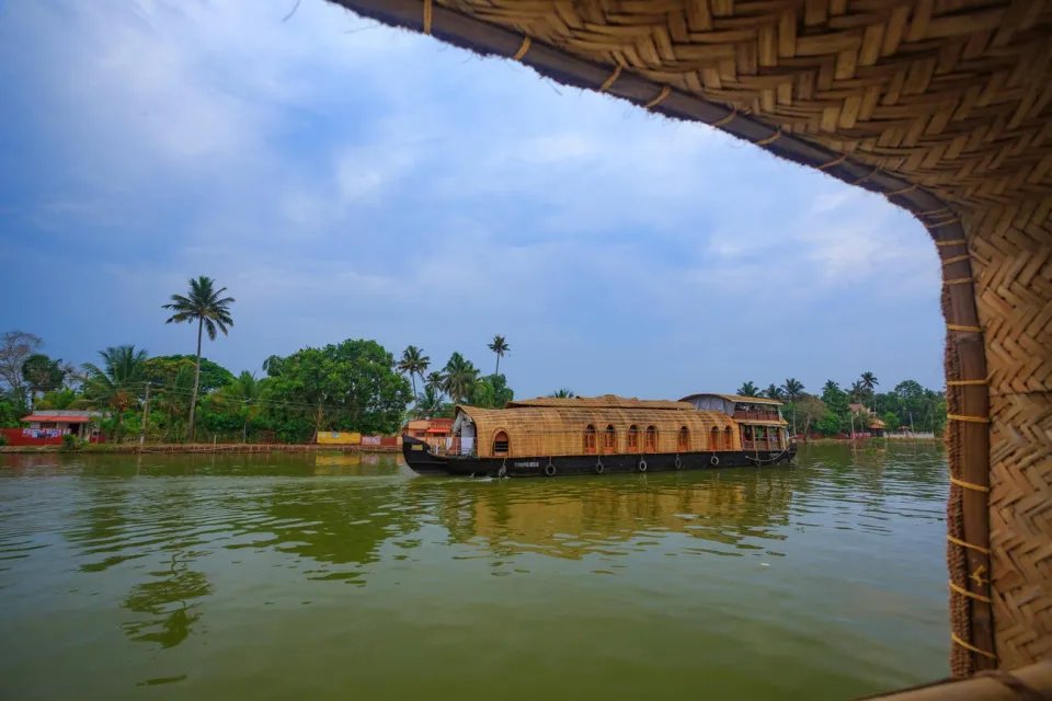 7N/8D Kerala Tour Package For Family